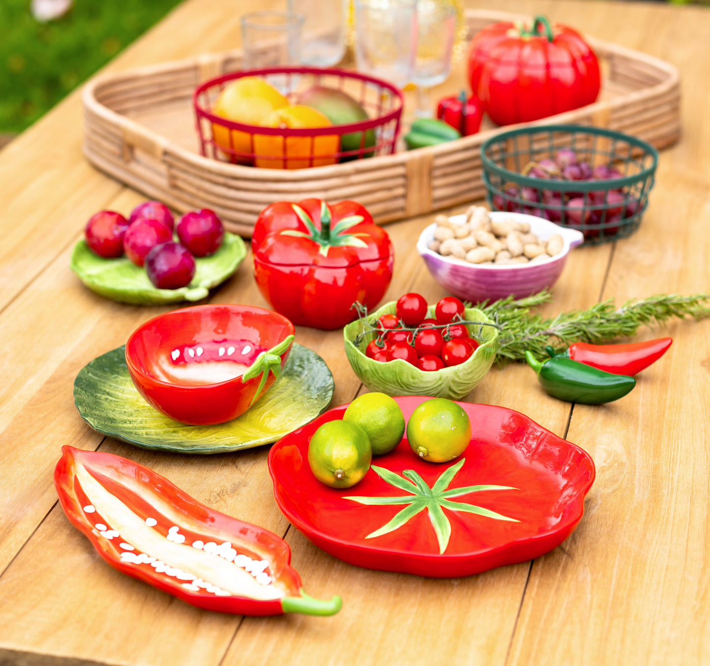 Onion bowl white and purple